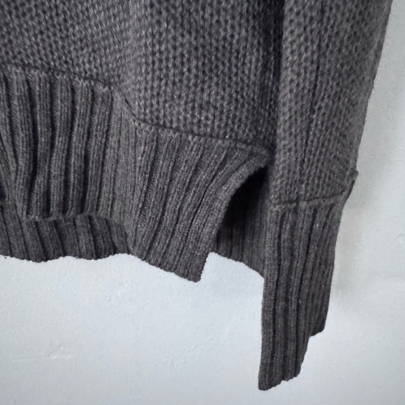 Club Monaco gray cowl neck waffle split hem cashmere blend Sweater Size Small - Picture 5 of 7